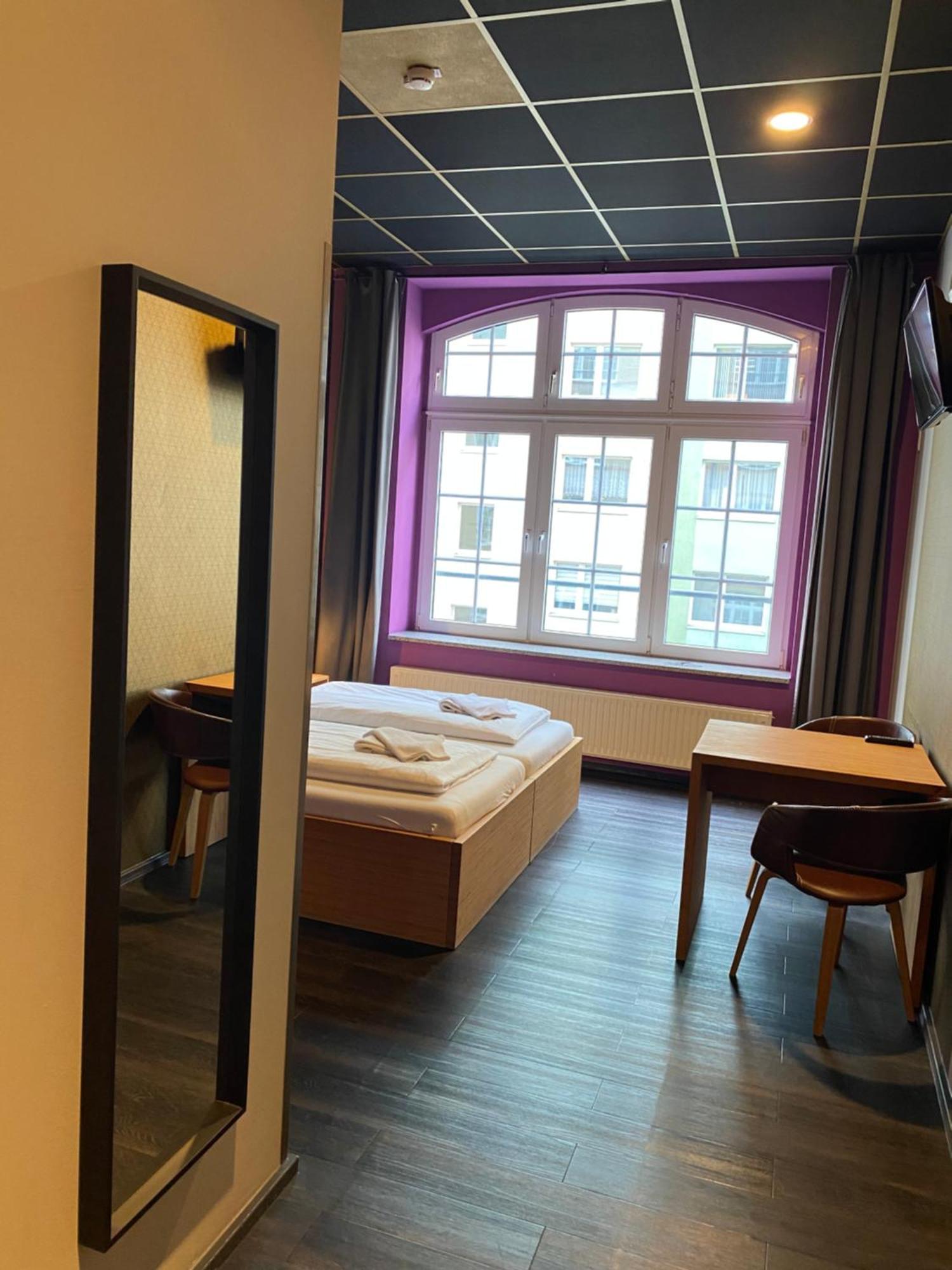 Singer109 Hostel, Hotel & Apartment Berlin Exterior photo